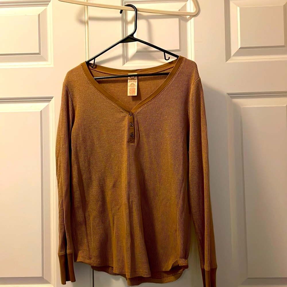 Faded Glory Shirt. Good Condition, No fuzzy, Rips or Torns.